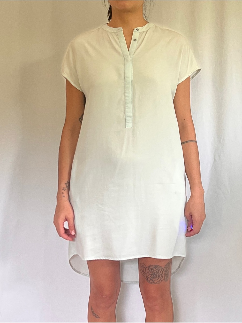 Wren & Willa Light Blue Short-Sleeve Henley Tunic Dress